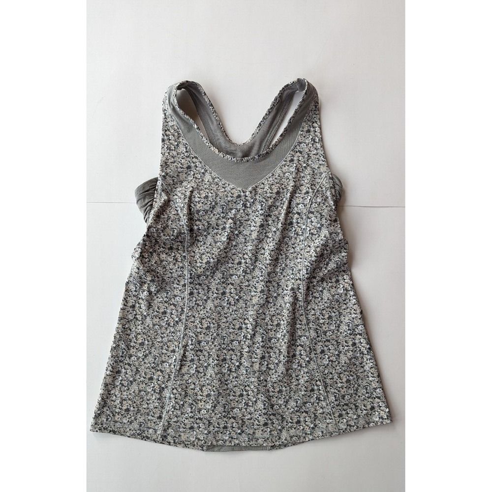 Lululemon Racerback Sleeveless Athletic Tank Top Womens Size 8 Grey Floral Camo